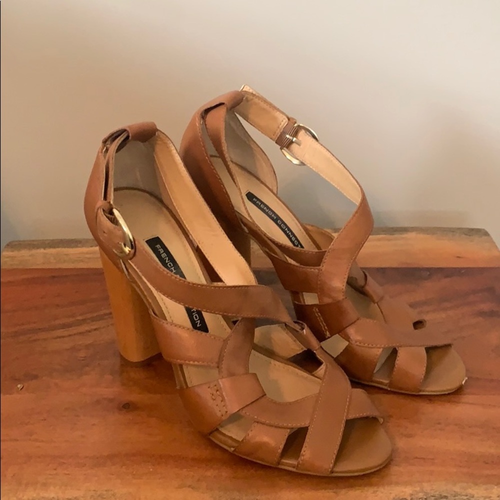 Brown leather and wood heel shoe